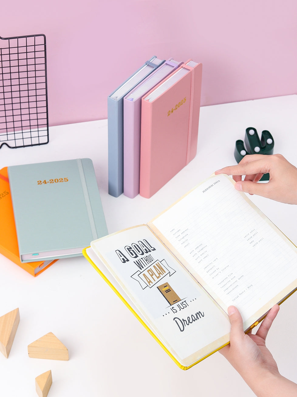 18 Month Planner #24-2025 - Planner 2025 by bukuqu