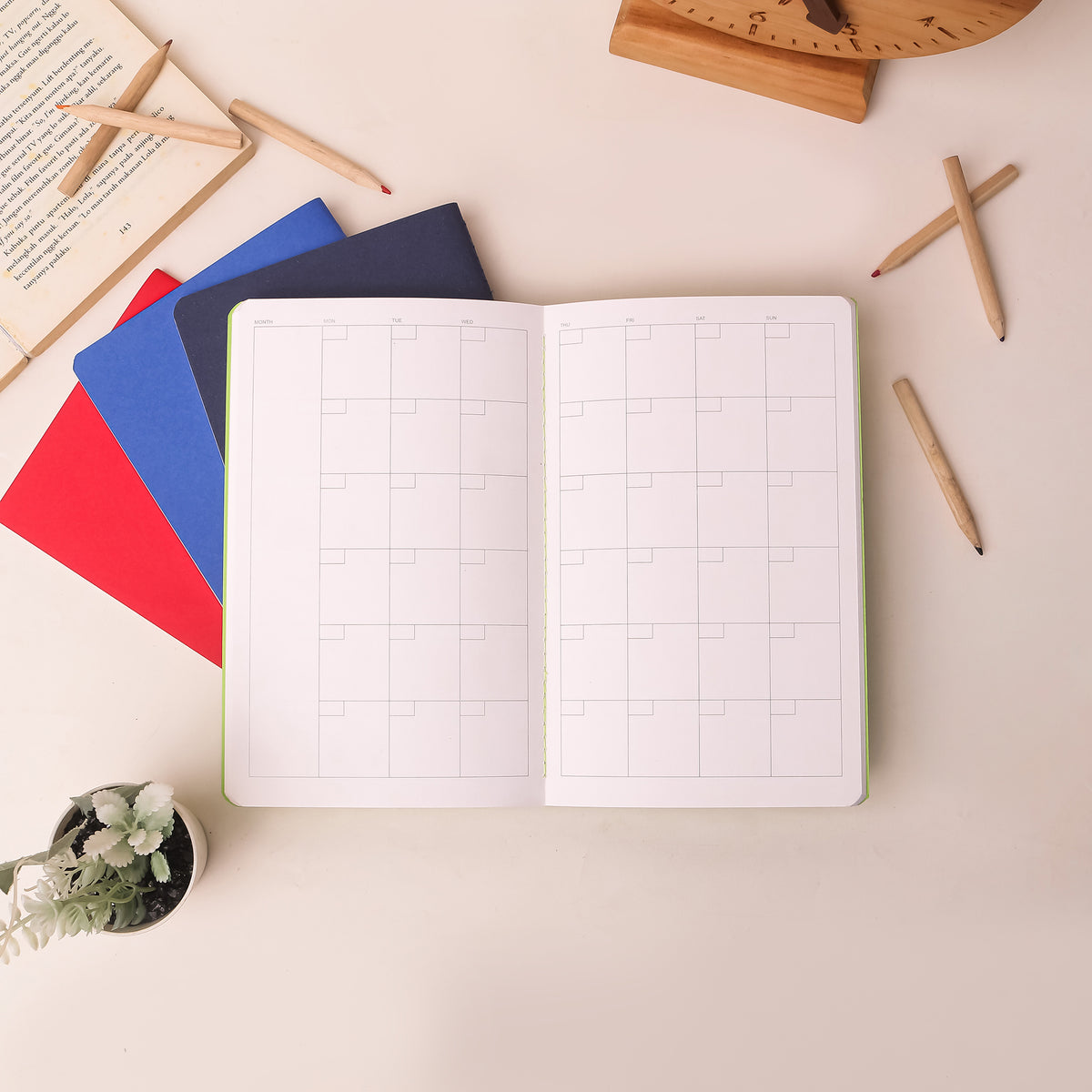 Monthly Journal - Planner Softcover by bukuqu