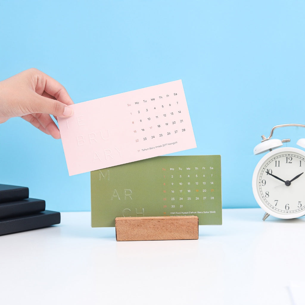 bukuqu Calendar Wooden Emboss 2026 - Kalender Meja Aesthetic